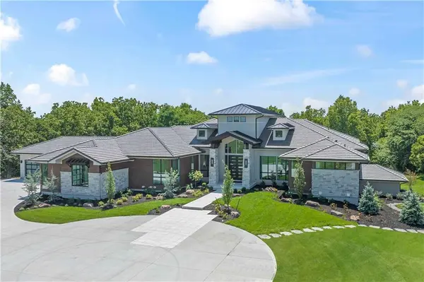 18317 Melrose DR, Overland Park, KS 66013