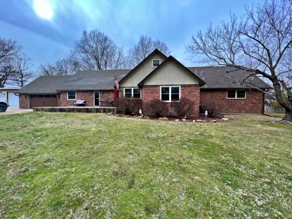 106 S Dittman ST, Frontenac, KS 66763