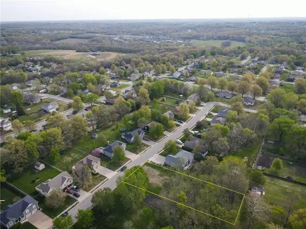 1306 Hamilton ST, Pleasant Hill, MO 64080