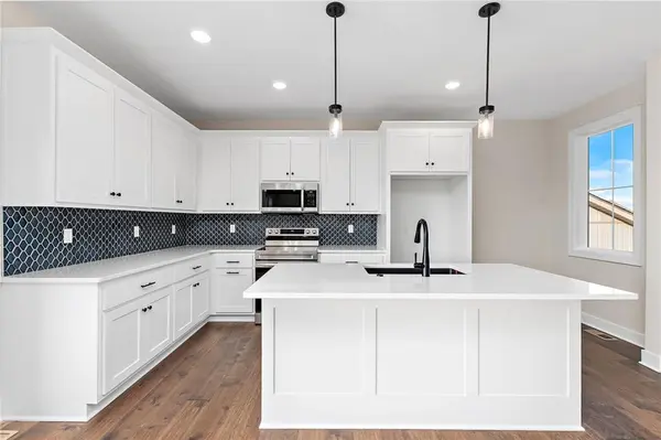 625 NW 109th TER, Kansas City, MO 64155