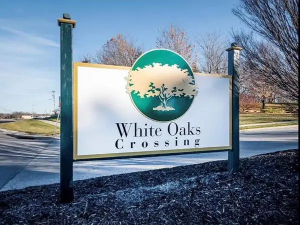 1003 NE White Oaks LN, Oak Grove, MO 64075