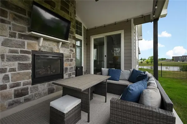 9120 W 178th ST, Overland Park, KS 66013