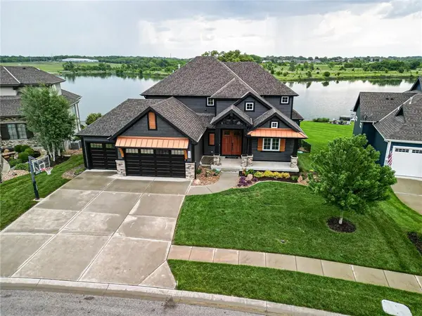 1409 Kensington LN, Raymore, MO 64083