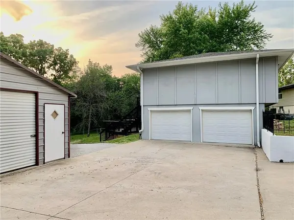 1610 W Main TER, Savannah, MO 64485
