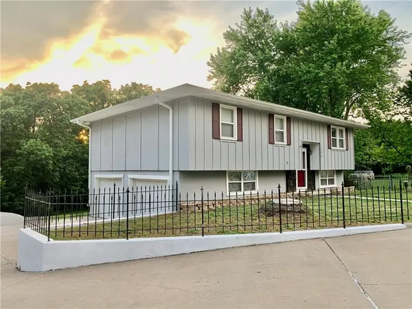1610 W Main TER, Savannah, MO 64485