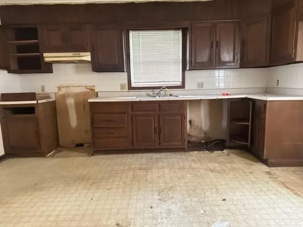 59 E 3rd ST, Chillicothe, MO 64601