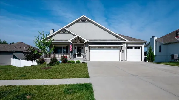 1407 NW Maple DR, Grain Valley, MO 64029