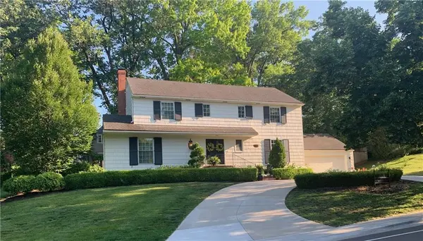 2101 Tomahawk RD, Mission Hills, KS 66208