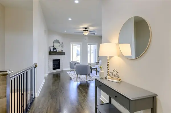 905 NW Crestwood DR, Grain Valley, MO 64029