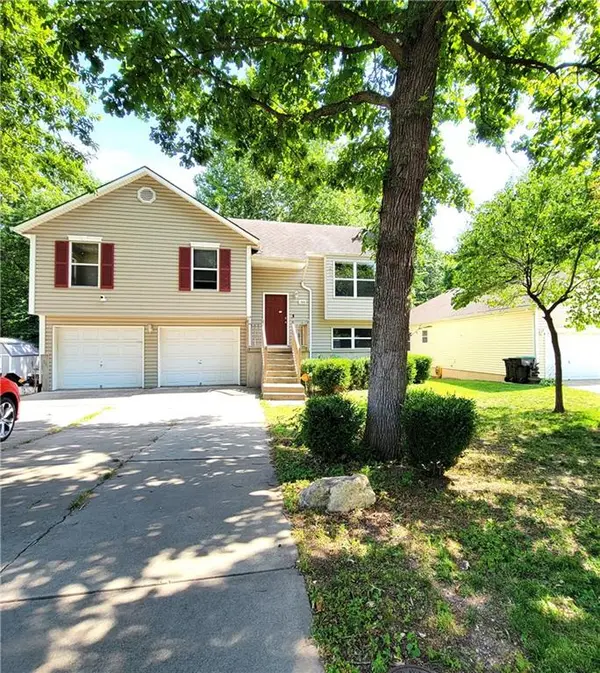 17905 Hidden Valley RD, Independence, MO 64057
