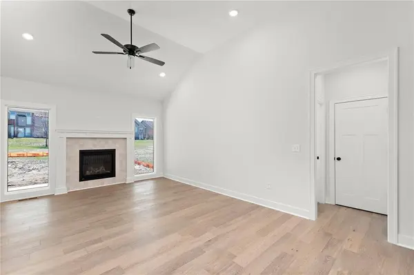 515 NW 110th ST, Kansas City, MO 64155