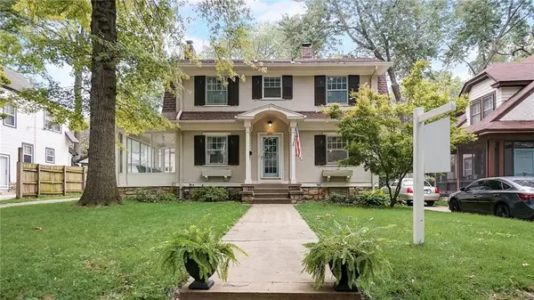 6210 McGee ST, Kansas City, MO 64113