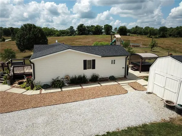 548 NW 921st RD, Centerview, MO 64019