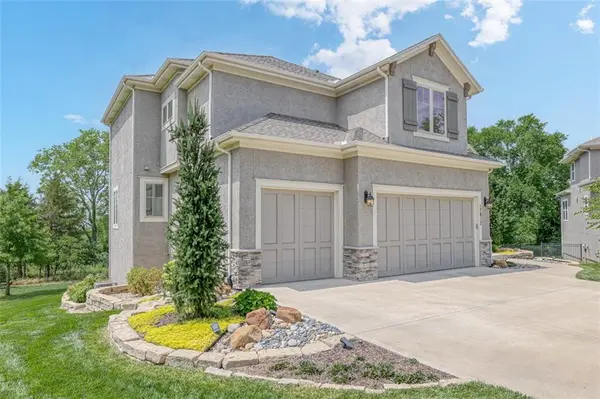17817 Grandview ST, Overland Park, KS 66013
