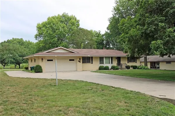 958 Hurley ST, Peculiar, MO 64078