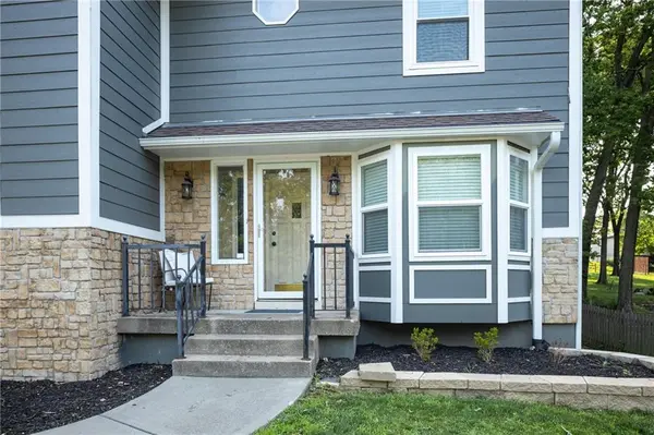 4025 NE CHANNEL DR, Lee's Summit, MO 64064