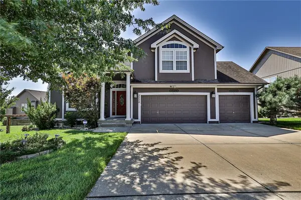 2208 NE Wyndham DR, Grain Valley, MO 64029