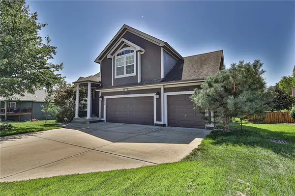 2208 NE Wyndham DR, Grain Valley, MO 64029