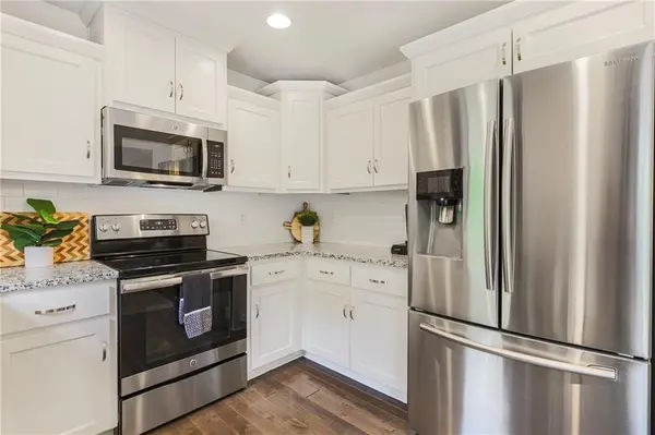 20122 W 220th TER, Spring Hill, KS 66083