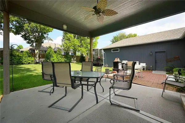 212 Peach Tree DR, Lone Jack, MO 64070