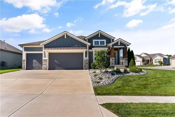 910 Zennor LN, Raymore, MO 64083
