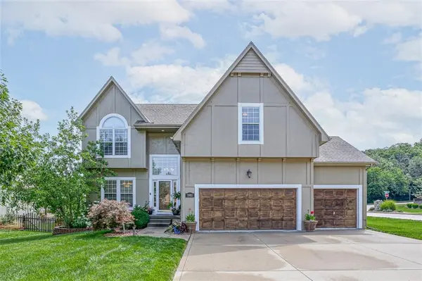 5901 NE RUBY LN, Lee's Summit, MO 64064