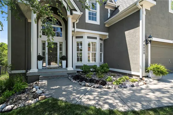 8808 N OXFORD AVE, Kansas City, MO 64157