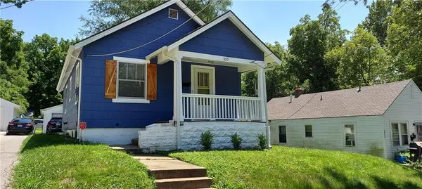 1015 S Cottage ST, Independence, MO 64050