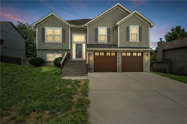 2308 Summit TRL, Kearney, MO 64060