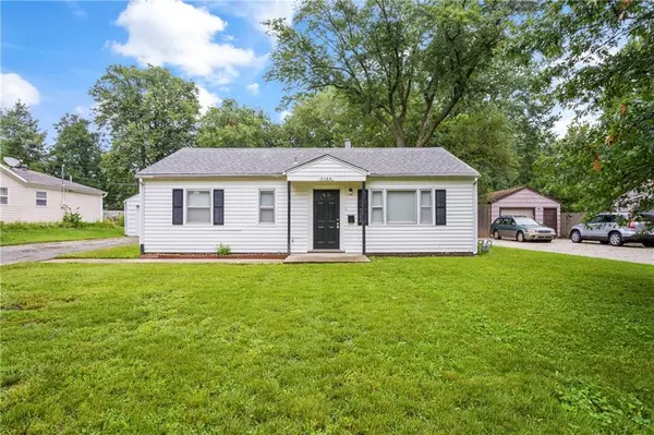 7109 Craig ST, Overland Park, KS 66204