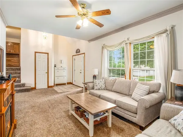 804 NE BRYANT DR, Lee's Summit, MO 64086
