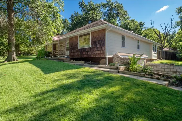 121 Johnson RD, Glenaire, MO 64068