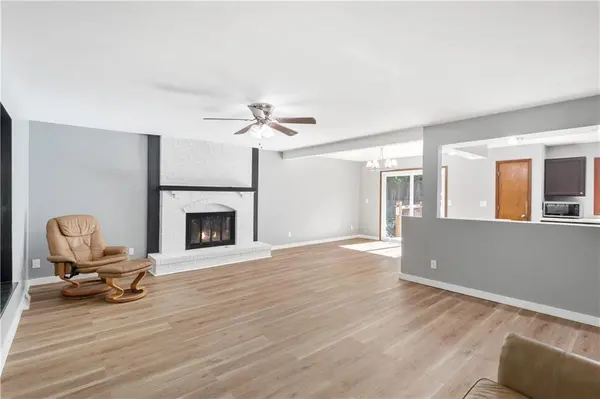 121 Johnson RD, Glenaire, MO 64068