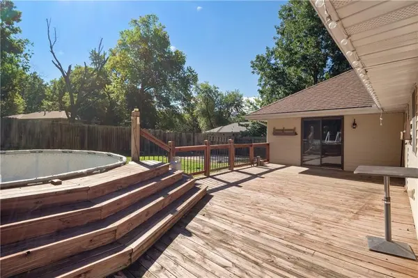 121 Johnson RD, Glenaire, MO 64068