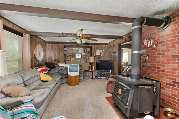 4406 SE Ketchem RD, Cameron, MO 64429