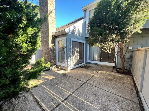 12004 W 82 TER, Lenexa, KS 66215