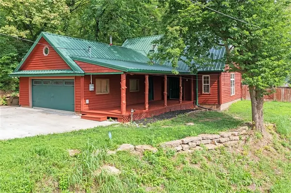 6605 NW River RD, Waldron, MO 64092