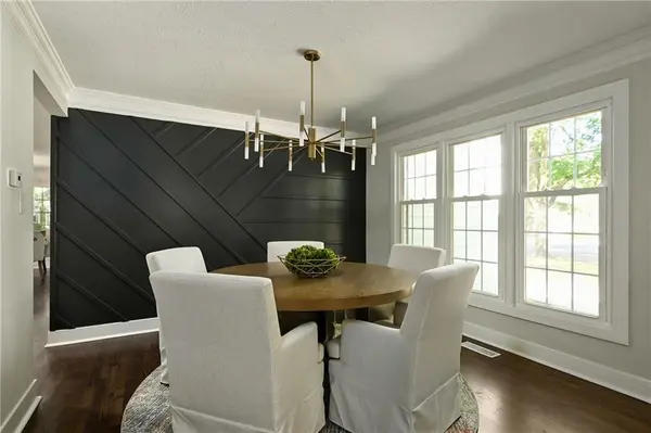10112 Hemlock DR, Overland Park, KS 66212