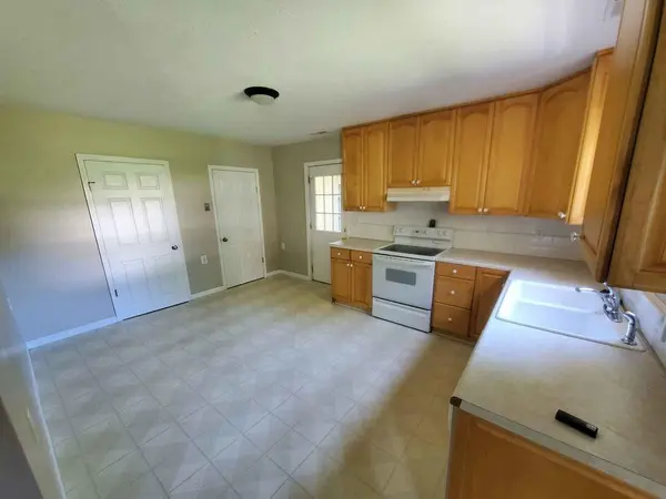 304 Camden ST, Camden Point, MO 64018