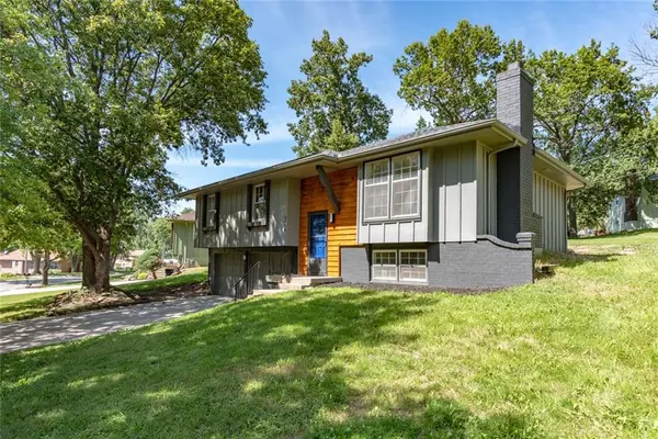 8434 E 56th TER, Kansas City, MO 64129