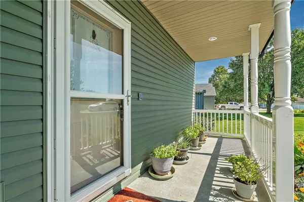 27150 Webster CT, Weston, MO 64098