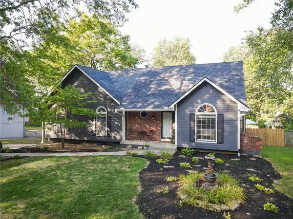 2113 NW 11th ST, Blue Springs, MO 64015