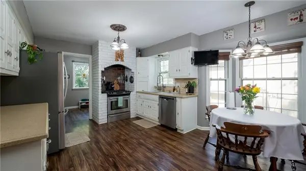 2113 NW 11th ST, Blue Springs, MO 64015