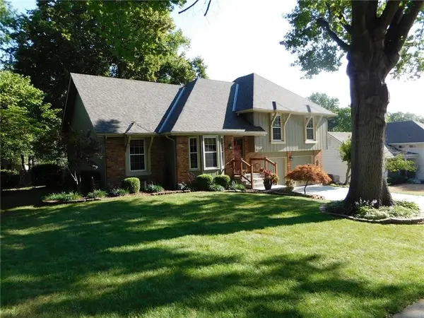 7812 W 90th TER, Overland Park, KS 66212
