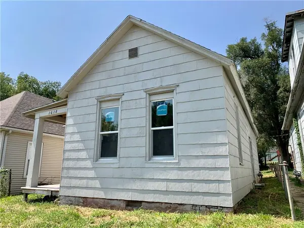 1618 Savannah AVE, St Joseph, MO 64505