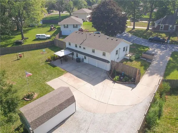 727 NW 6th ST, Blue Springs, MO 64014