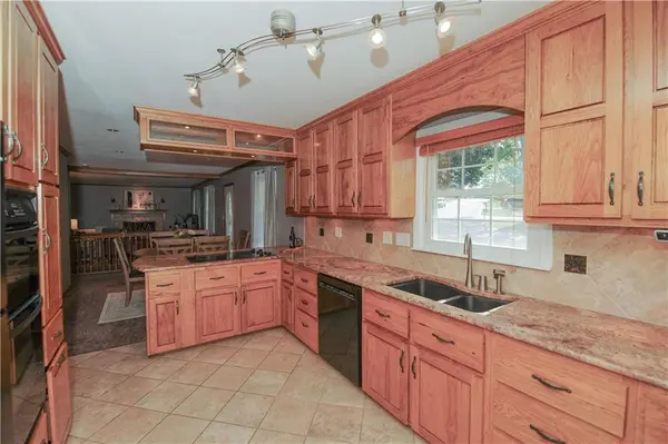 727 NW 6th ST, Blue Springs, MO 64014