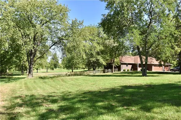 14807 N Stark AVE, Liberty, MO 64068