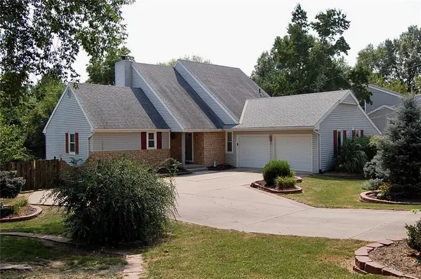 1813 Choctaw ST, Leavenworth, KS 66048