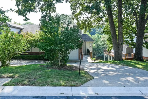 2907 Cedar Crest DR #B, Independence, MO 64057